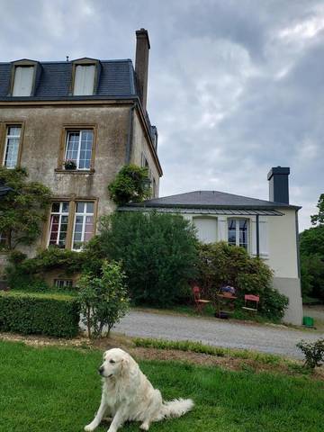 Chambre d’hôte pour 4 personnes, avec bassin pour enfant et jacuzzi ainsi que piscine et jardin dans Elvange
