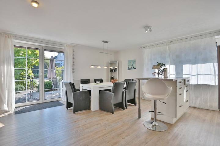 Ferienwohnung für 6 Personen, mit Balkon und Terrasse sowie Garten in Scharbeutz