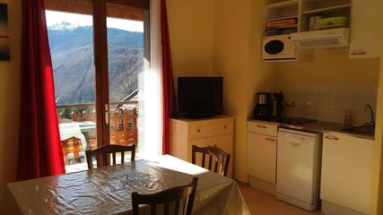 Gîte pour 4 personnes, avec balcon et piscine à Ignaux