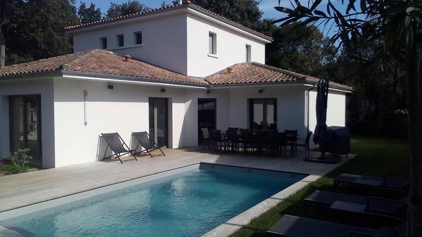 Villa pour 12 personnes, avec Terrasse ainsi que Jardin et Piscine à Vaux-sur-Mer