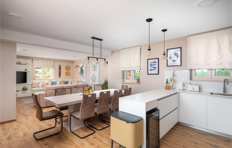Ferienhaus für 10 Personen, mit Terrasse und Sauna in Sveti Filip i Jakov - 2
