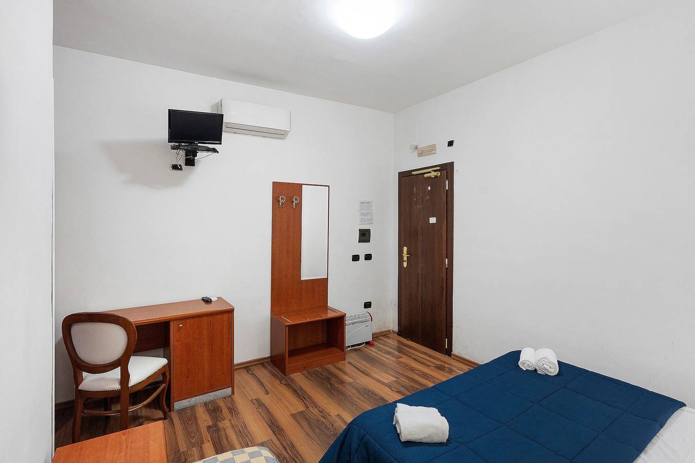 Bed and Breakfast H Pompeii Ruiins - Habitación Triple Estándar 8 in Pompeya (Nápoles), Parque nacional del Vesubio