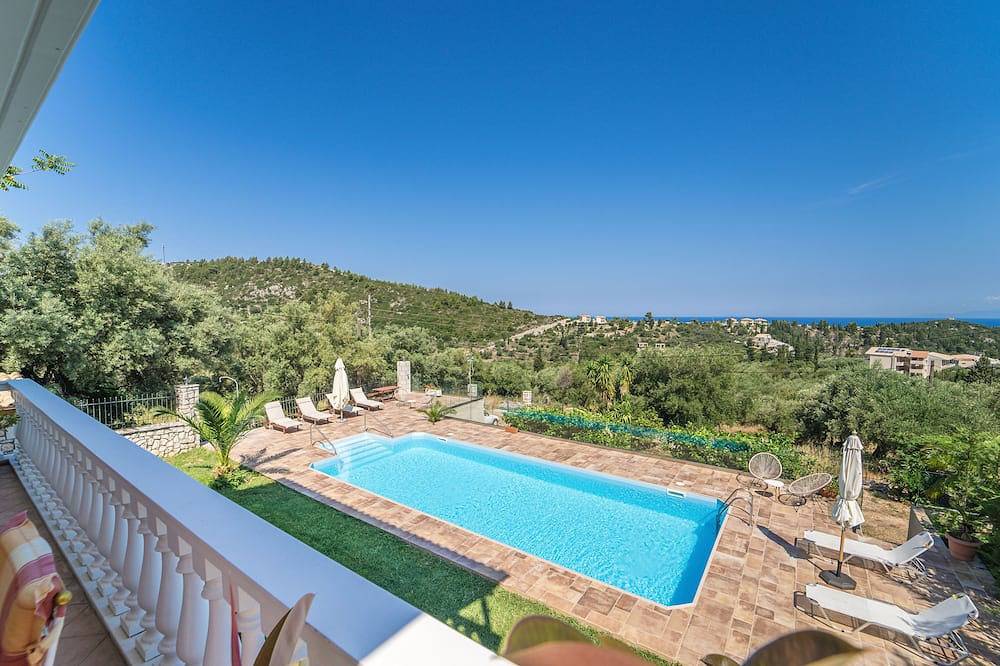 Villa for 12 People in Agios Nikitas, Greece