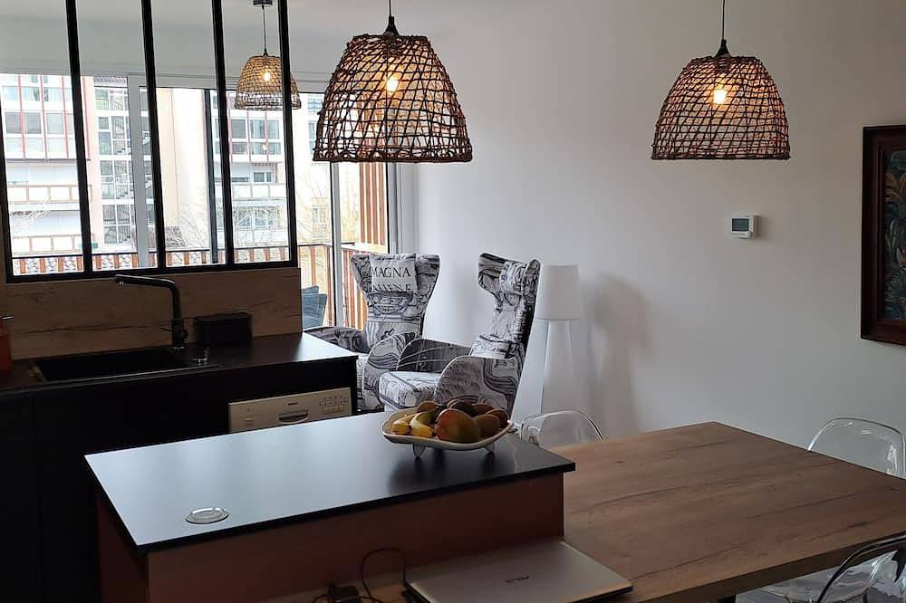 Apartamento entero, T2 new, great comfort, quartier les Carmes, Figeac in Figeac, Macizo Central