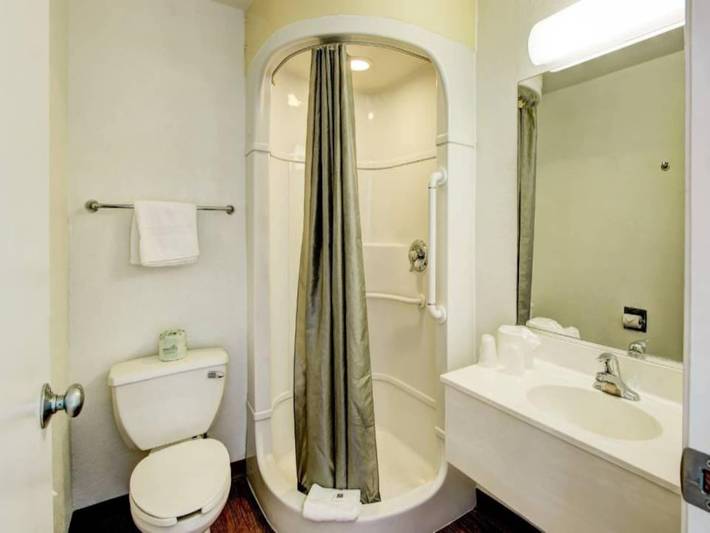 Apartamento entero, 1 cama tamaño queen | Motel 6 Denver, Co in Denver, Colorado
