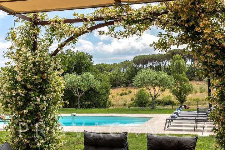 Location de vacances pour 9 personnes, avec jardin et piscine à Vidauban - 2