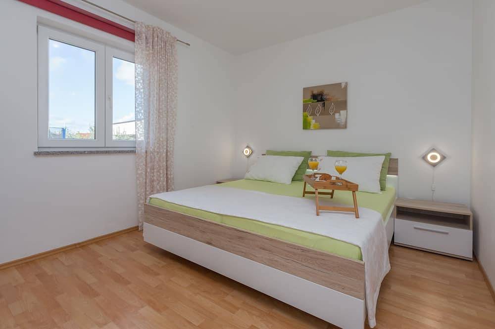 Schönes Ferienhaus mit großem Garten in Meeresnähe in Valbandon, Südküste Istrien