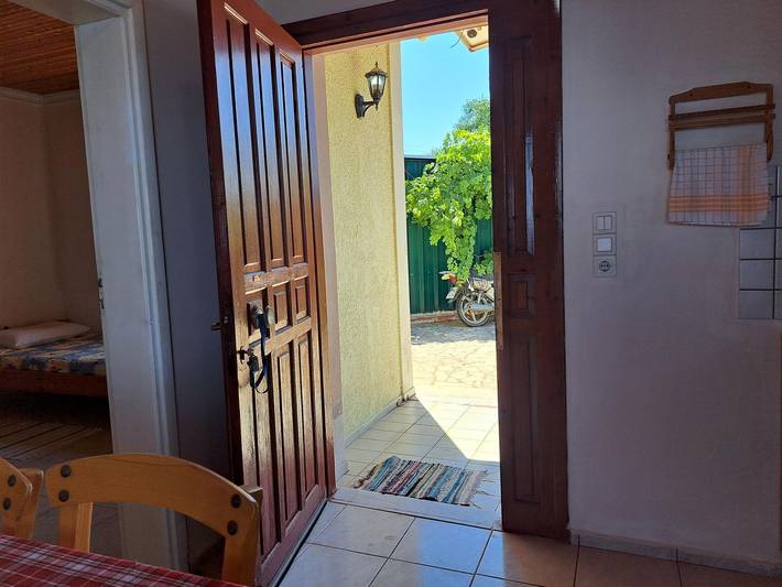 Ferienwohnung für 5 Personen, mit Balkon und Garten sowie Pool und Ausblick auf den Peloponnes - 4