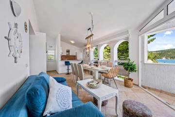 Villa für 8 Personen in Rogoznica, Šibenik-Knin, Bild 3