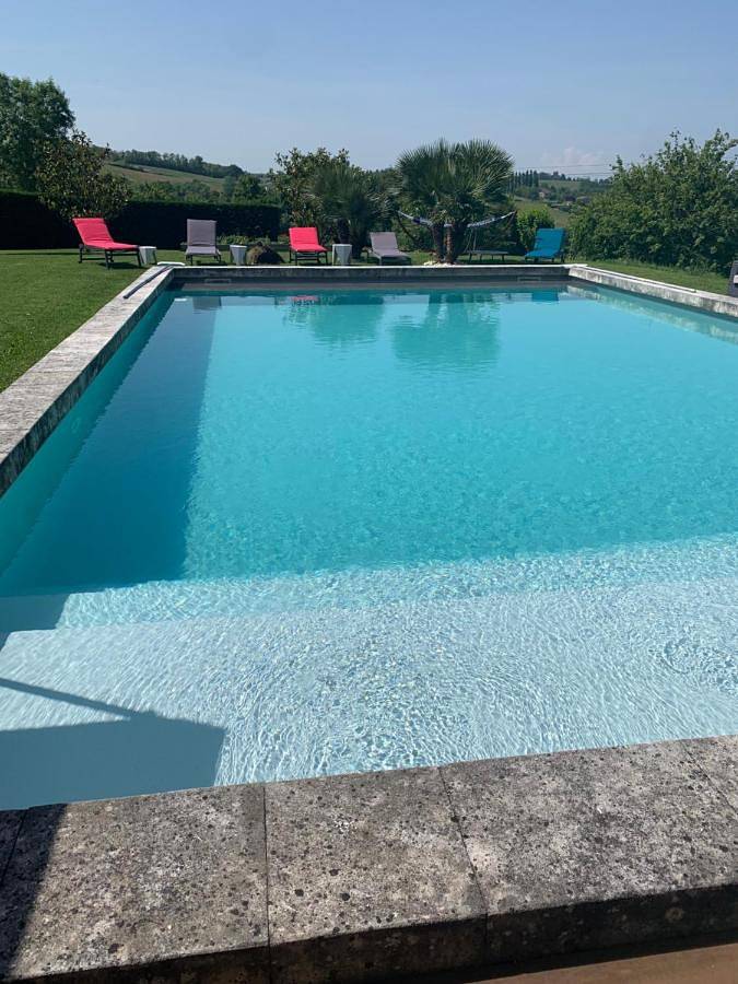 Maison d’hôte pour 4 personnes, avec jardin et vue ainsi que piscine et sauna