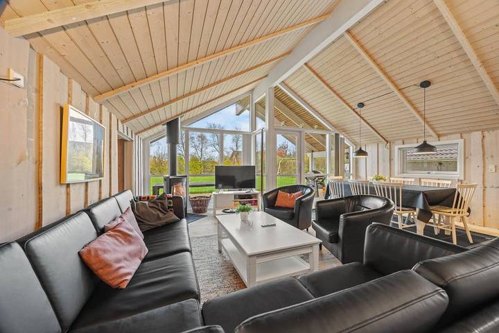 Ferienhaus für 8 Personen, mit Balkon/Terrasse und Whirlpool sowie Garten und Sauna in Bork Havn - 4