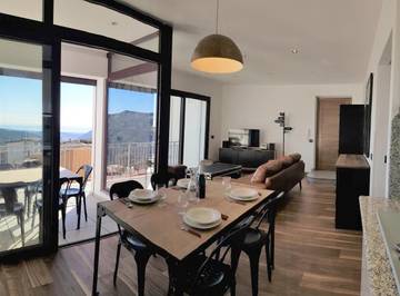 Gîte pour 5 personnes, avec vue et balcon à Ulassai