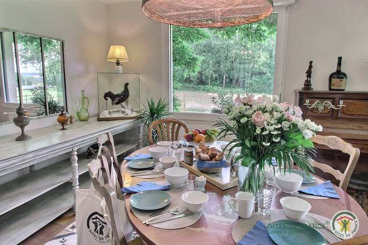 Gîte pour 6 personnes, avec terrasse à Ploumagoar - 3