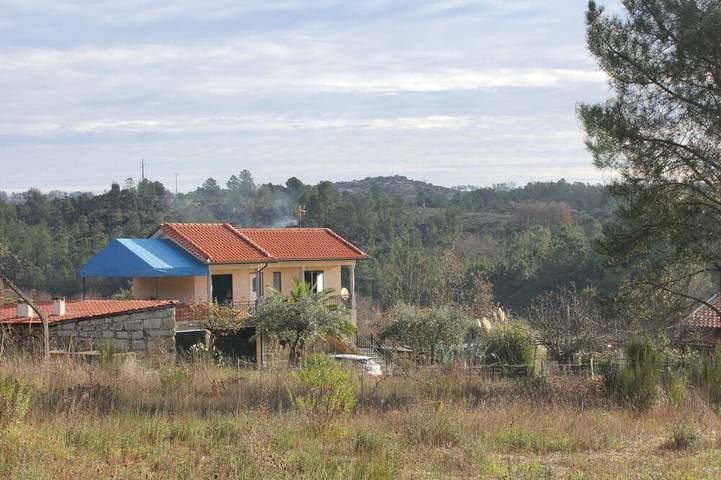 Gîte pour 2 personnes, avec jardin dans Matança