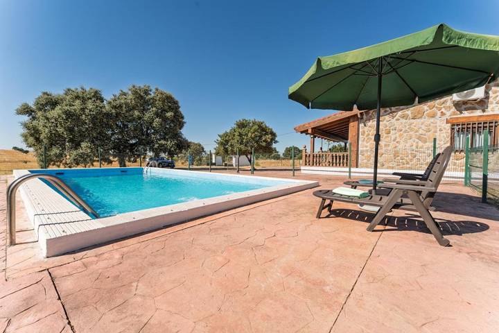 Casa rural para 6 personas, con Balcón y Terraza además de Jardín y Piscina en Tierra de Mérida - Vegas Bajas - 2