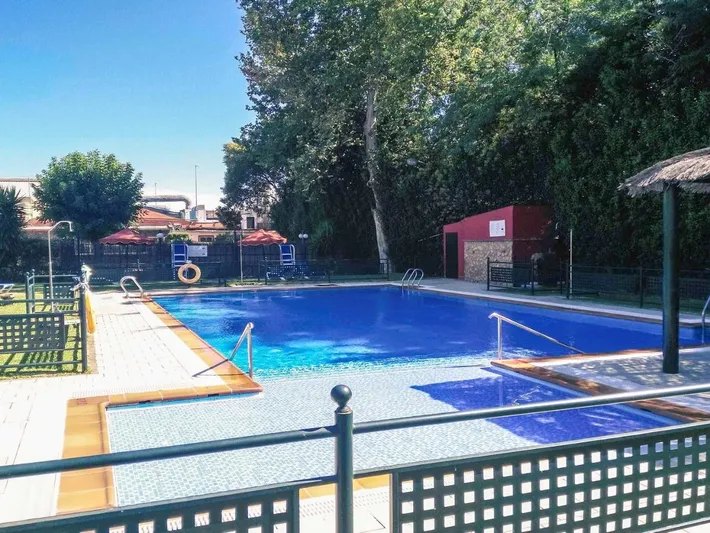 Hotel para 2 personas, con piscina y jardín - 1