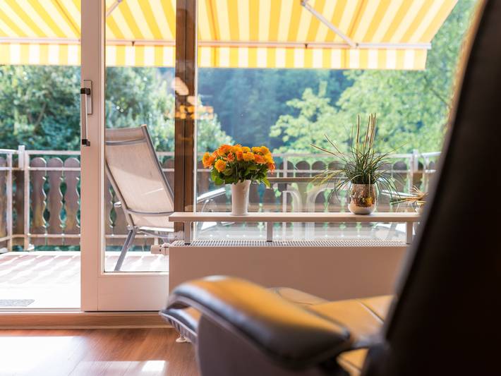 Geheel appartement, Appartement 'Sonnenschein' met gedeelde tuin, balkon en Wi-Fi in Bad Herrenalb, Noordelijk Zwarte Woud