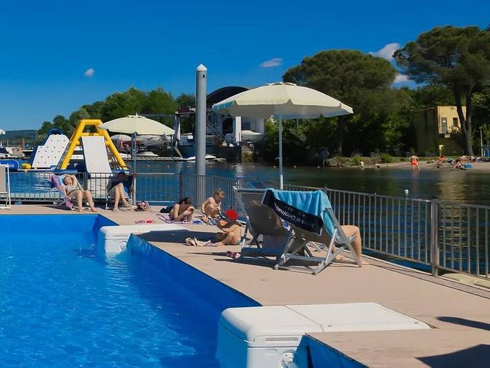 Bungalow für 4 Personen, mit Terrasse am Lago Maggiore