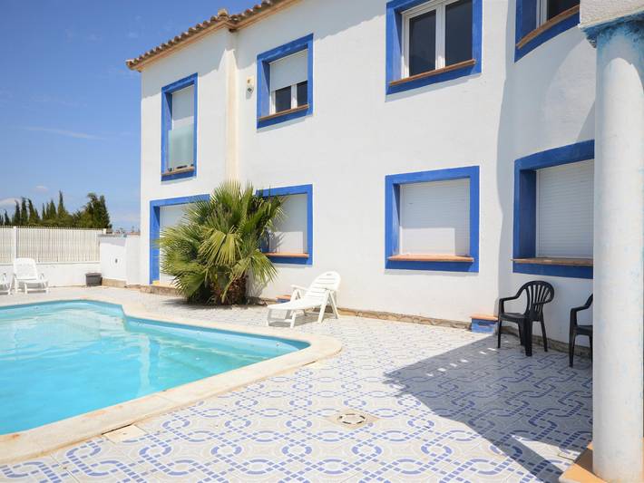 Casa de huéspedes para 10 personas, con terraza además de jacuzzi y jardín en Provincia de Gerona - 2