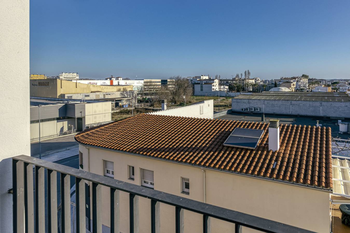 Apartamento "Giuliano Superior" con balcón y Wi-Fi in Castellón de Ampurias, Alt Empordà