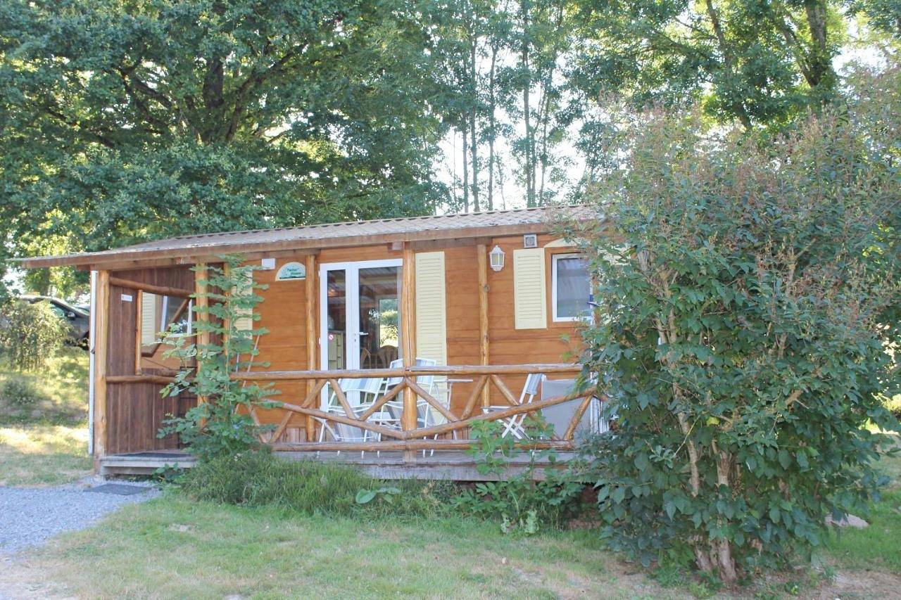 Bungalow with Patio in Bussière-Dunoise, Région de Guéret