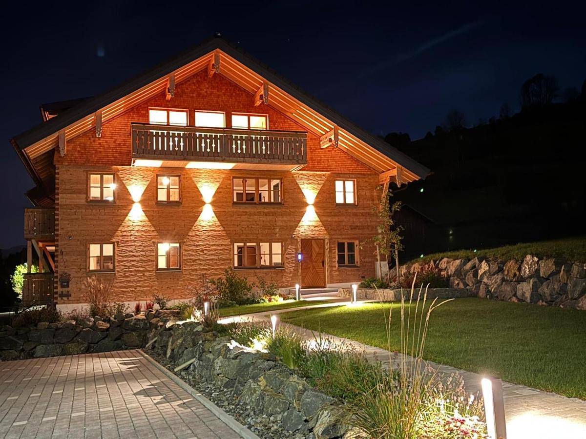 Ganze Wohnung, Das Bischof - 5 exklusive Ferienwohnungen und 1 Doppelzimmer - 4x mit privater Zirben Sauna - Semmelservice & Hindelang Plus in Vorderhindelang, Bad Hindelang