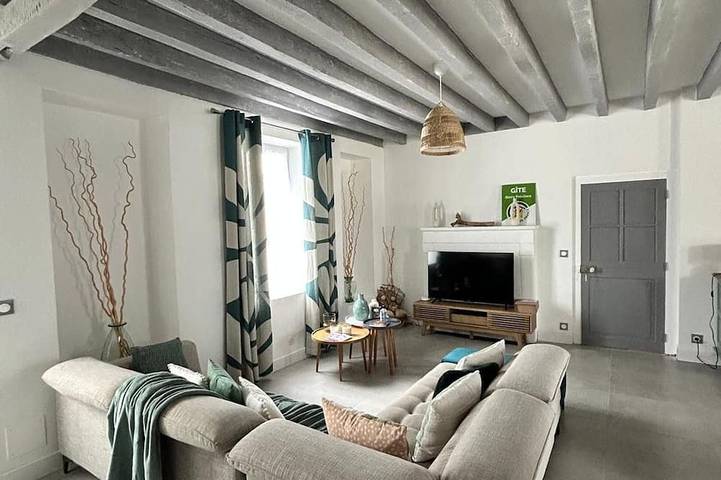 Gîte pour 8 personnes, avec piscine et terrasse
