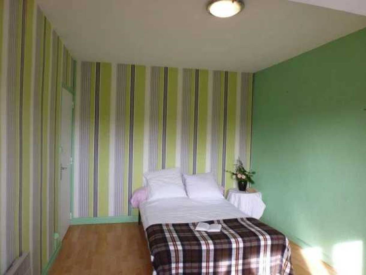 Ganze Wohnung, Appartement 3 étoiles - Piscine  - eeebde in Saint-Honoré-les-Bains, Naturpark Morvan
