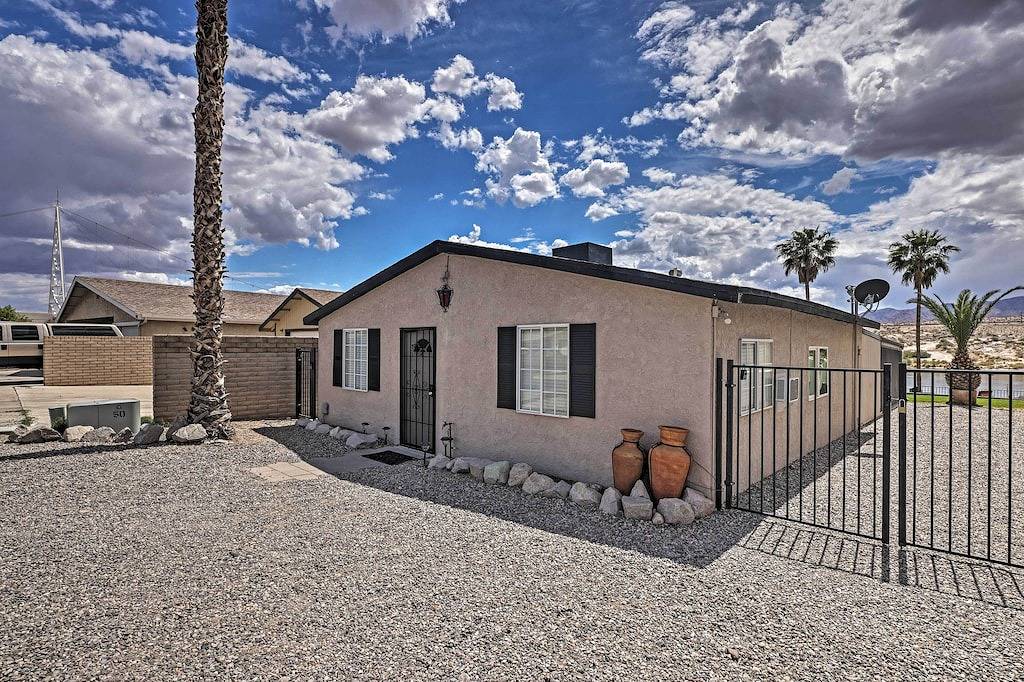 Schönes 2Br Bullhead City House mit Blick auf den Fluss in Lake Mohave, Mohave County