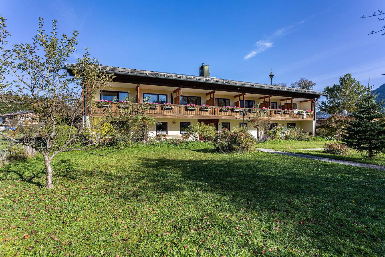 Ganze Wohnung, Ferienwohnung "5 Apartment mit Gartenblick" mit Bergblick, Privatem Balkon und Wlan in Schönau am Königssee, Berchtesgadener Alpen