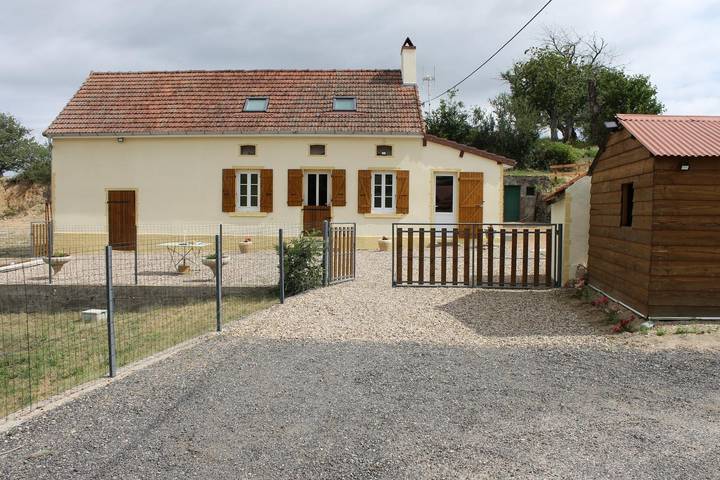 Gîte pour 6 personnes, avec Jacuzzi ainsi que Terrasse et Jardin