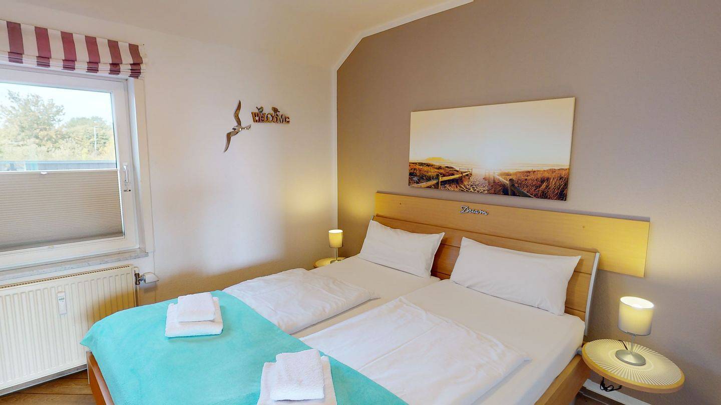 Ganze Wohnung, Modernisierte 53 m² Ferienwohnung für bis zu 4 Personen mit Balkon und Parkplatz in Neustadt in Holstein, Ostholstein