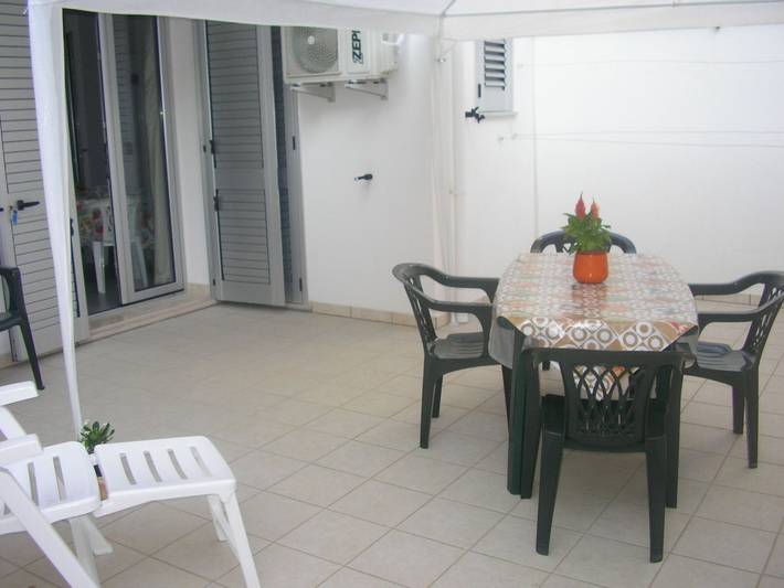 Appartement entier, Helle Kellerwohnung in Sannicola, Golfe de Tarente
