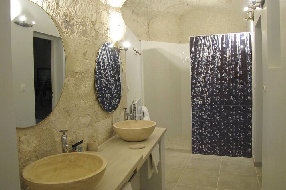 Manoir des Roches Chambre Troglo, 75 M², Chateaux de la Loire and Beauval Zoo in Bourré, Région de Blois
