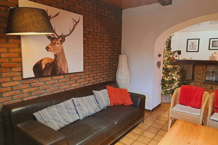 Gîte pour 9 personnes, avec terrasse et jardin