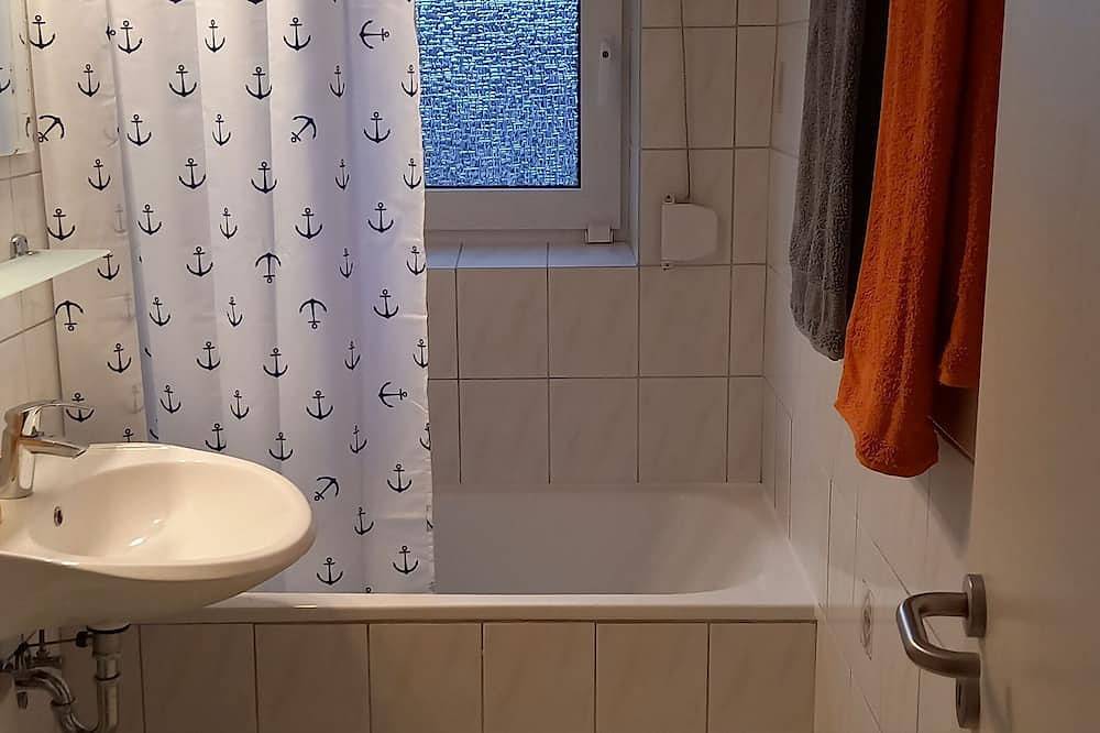 Ganze Wohnung, Ferienwohnung in einer ruhigen Seitenstrasse, Nähe Stadpark Norderstedt / Sh in Norderstedt, Kreis Segeberg