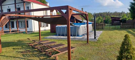 Ferienwohnung für 4 Personen, mit Garten und Pool sowie Balkon, mit Haustier in Polen