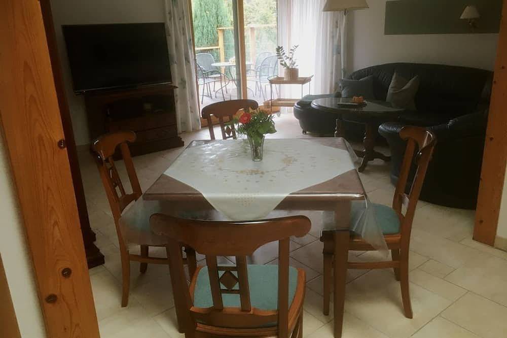 Ganze Wohnung, Bungalow im Schloßgarten - Bungalow Gartenblick in Schwerin, Schweriner See