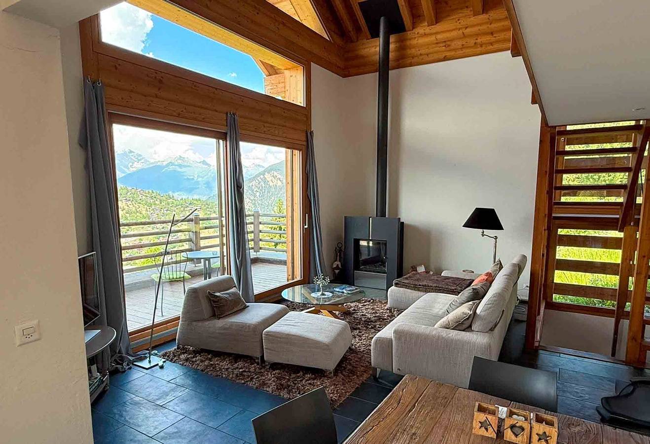 Helles und frisches Chalet in der Nähe der Bisse de Vercorin in Chalais (Schweiz), Walliser Alpen