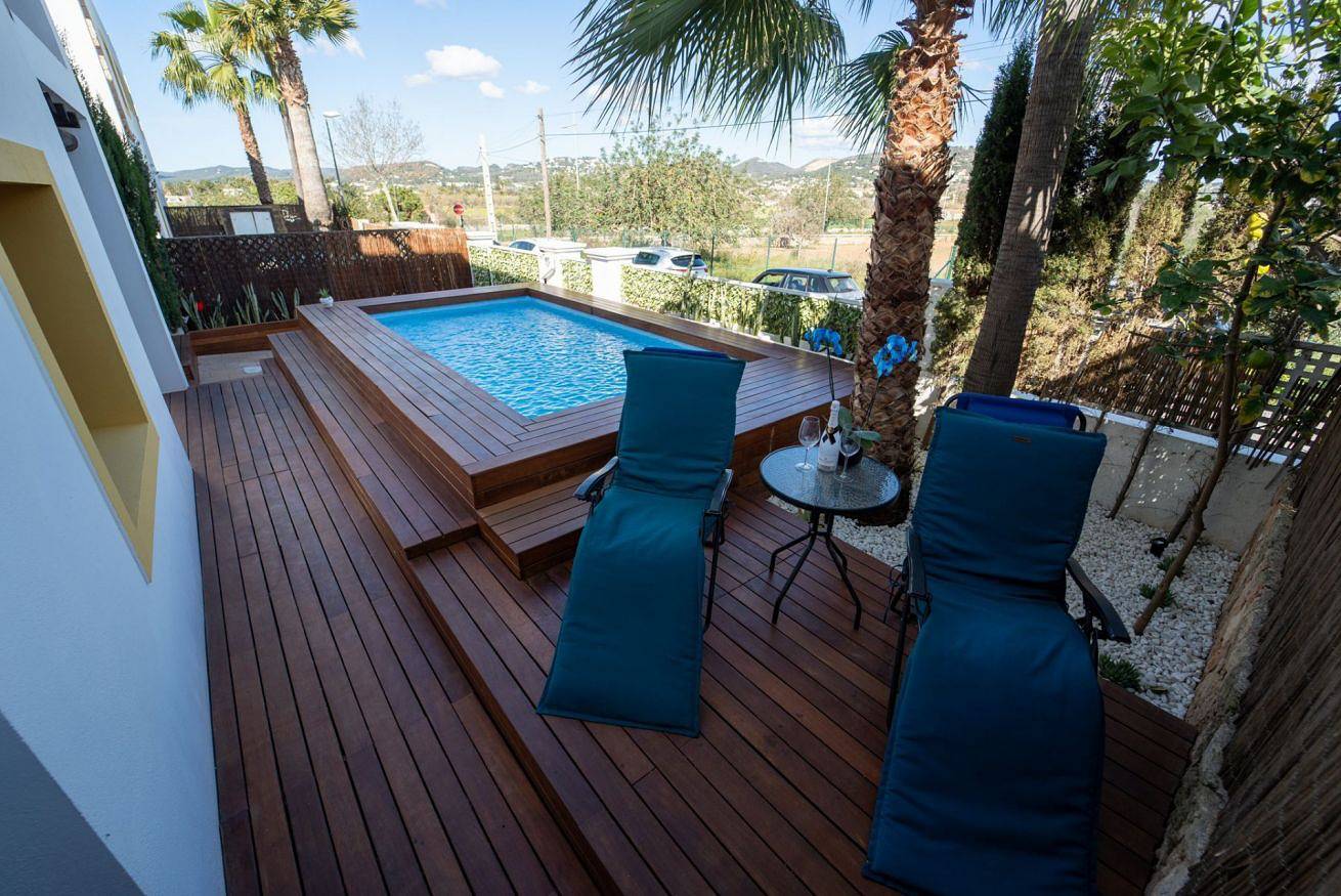 Apartamento entero, ⁠Villa Aura 1 Web – Adosado con piscina privada a pocos minutos de Ibiza ciudad y Talamanca in Puig d'en Valls, Santa Eulària des Riu