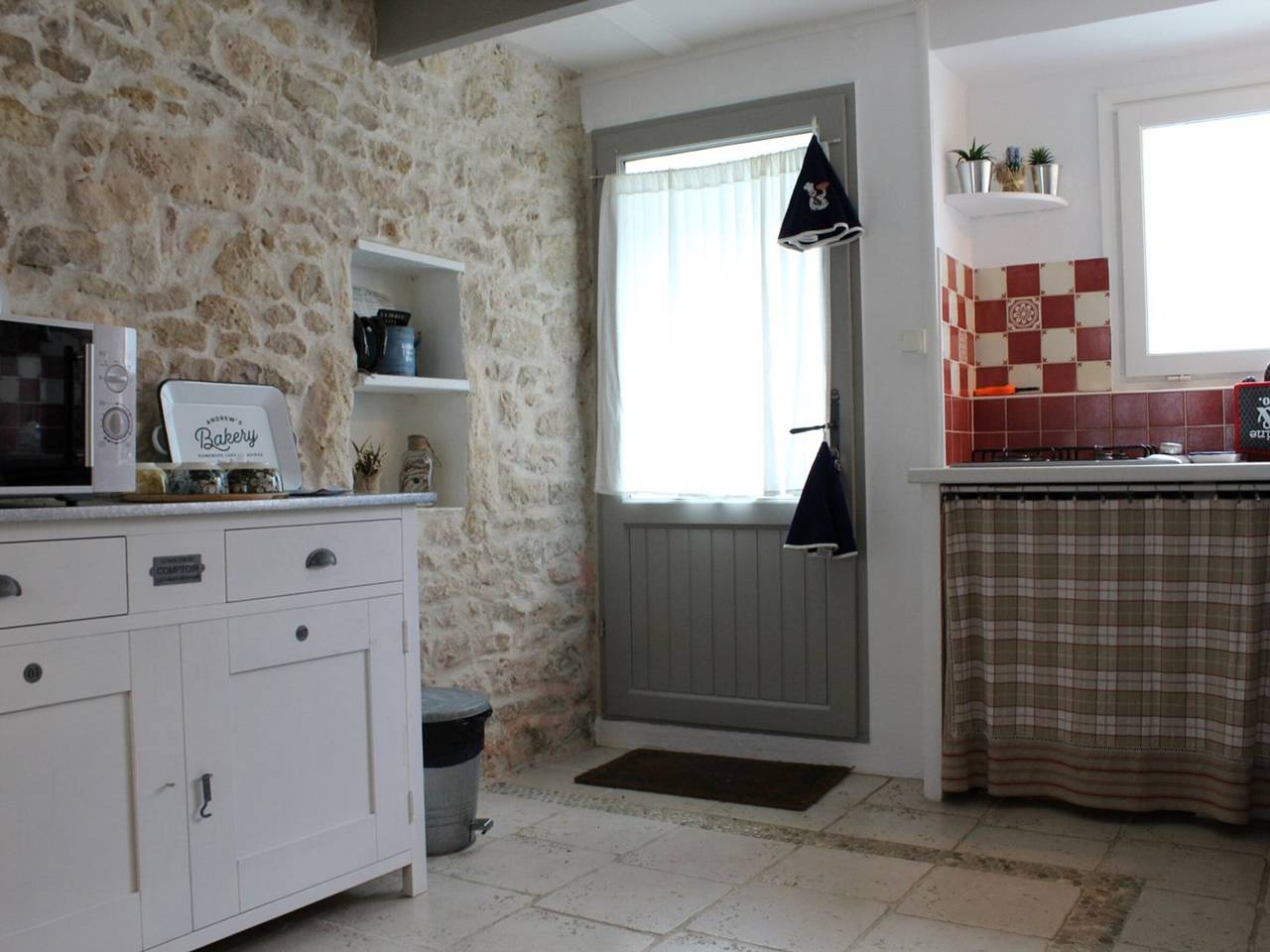Charmantes Dorfhaus in Saint-Georges-d'Oléron, 4 Schlafplätze, kostenloses Wlan in Saint-Georges-d'Oléron, Côte de Beauté