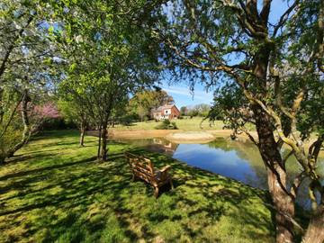Gîte pour 6 personnes, avec jardin dans Indre