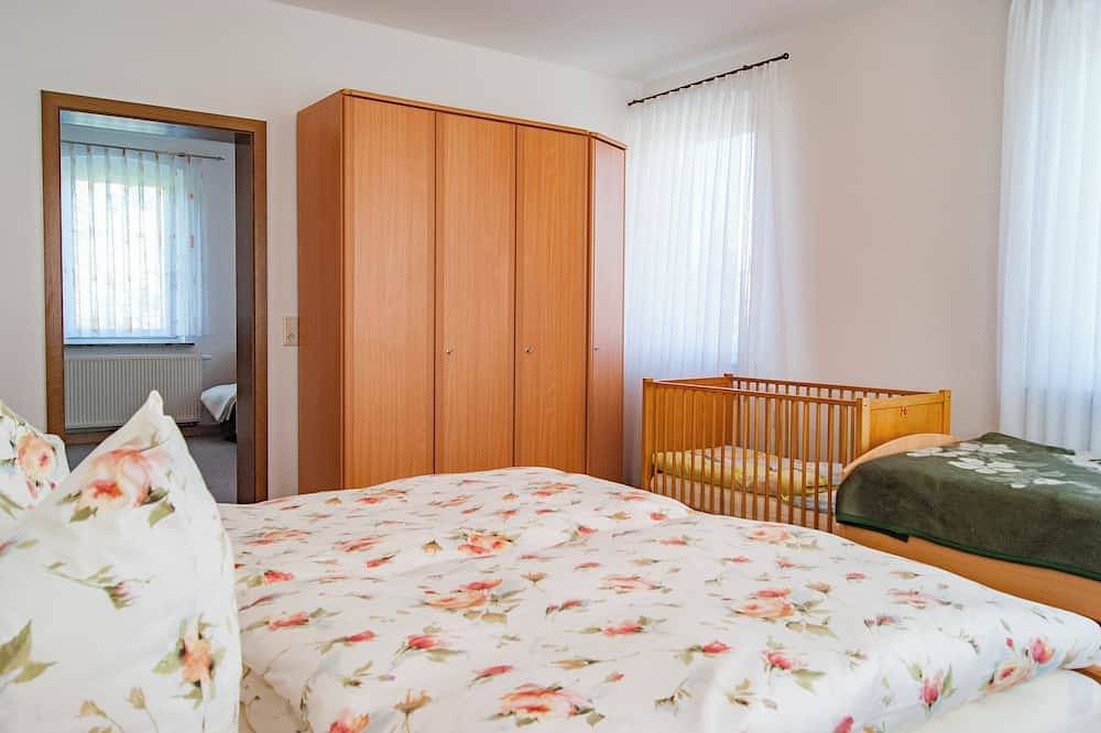 Ganze Wohnung, Vermieten Erdgeschoßwohnung auf Dreiseitenhof am Tharandterwald in Tharandt, Osterzgebirge