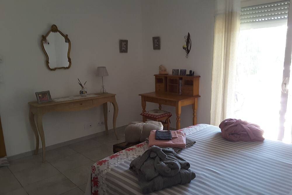Suite parentale - piscine - calme - 4km d'Uzès B&B in Saint-Maximin (Nimes), Région de Nîmes