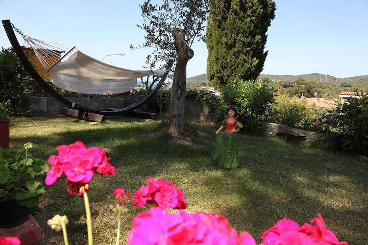 Ferienwohnung für 5 Personen, mit Pool und Garten sowie Terrasse in Procchio