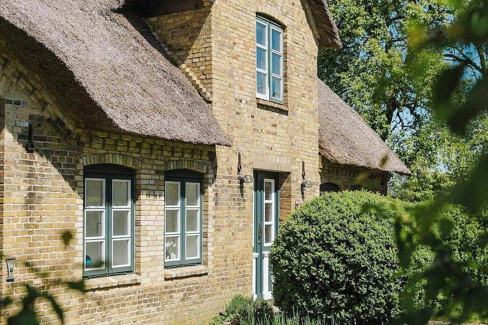 Apartamento inteiro, Secluded thatched roof apartment by the moor in Schwabstedt, Eider-Treene-Sorge