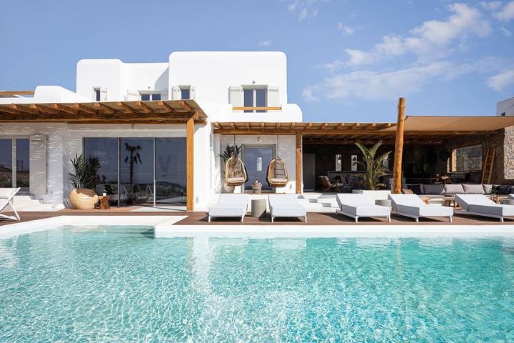 Location de vacances pour 12 personnes, avec Jacuzzi et Jardin dans Kalafatis