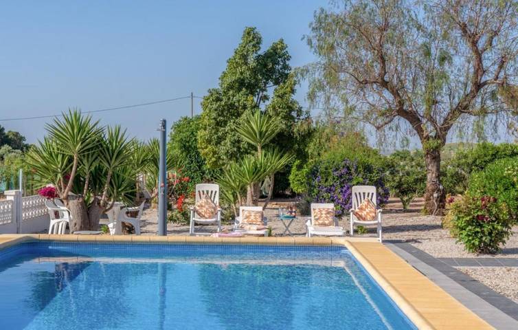 Gîte pour 2 personnes, avec piscine ainsi que terrasse et jardin à Lorca - 2
