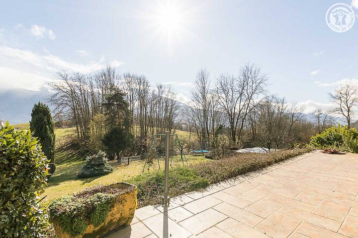Gîte pour 4 personnes, avec jardin ainsi que piscine et terrasse dans Cléry