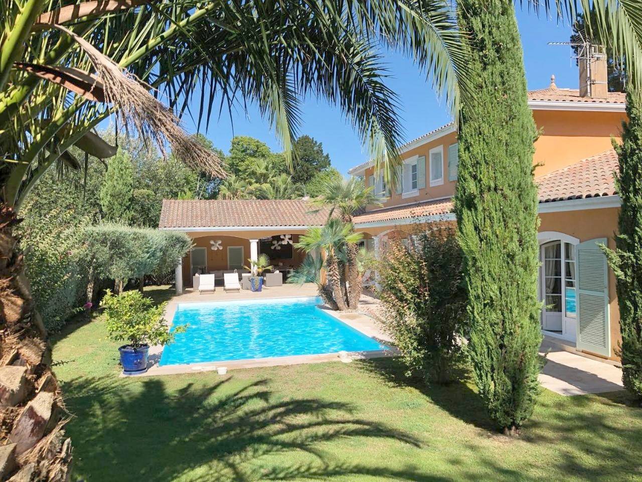 Villa luxueuse avec piscine sur les hauts de Biarritz in Biarritz, Region de Bayona